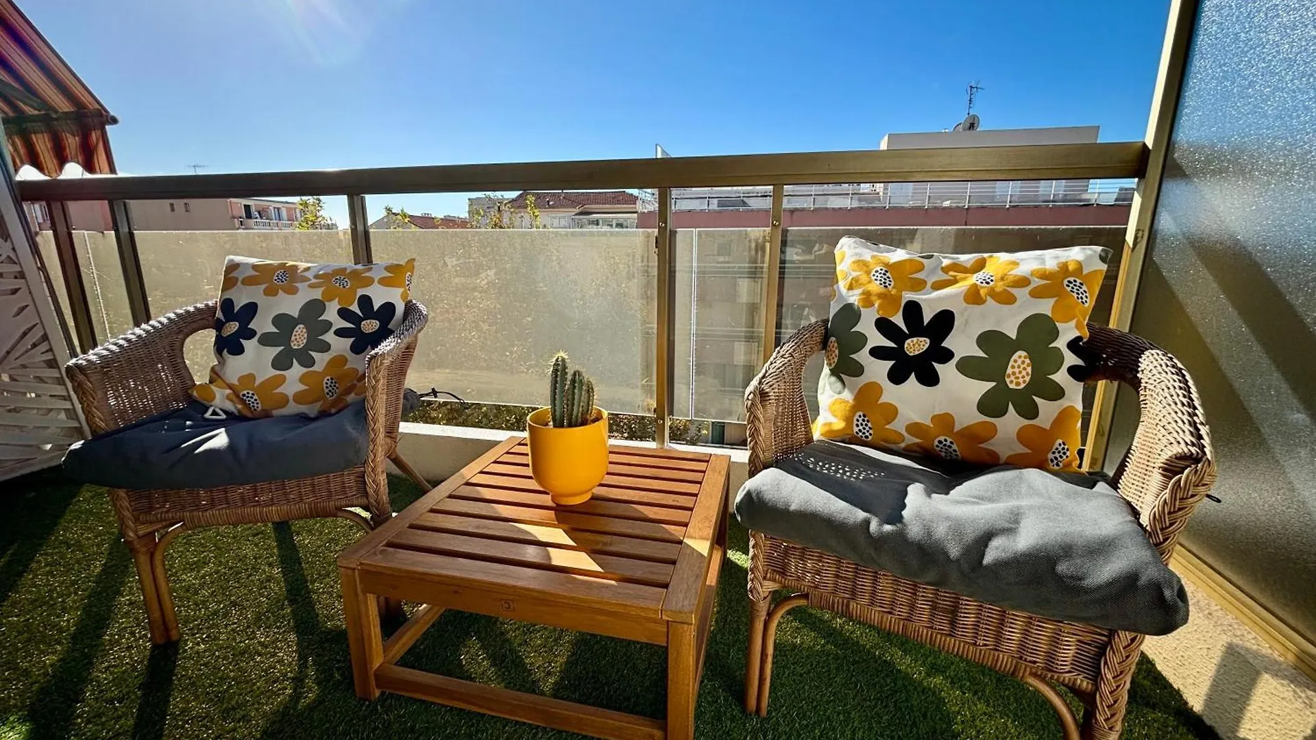 Le Juanais Cote D'Azur - Parking Prive Apartment